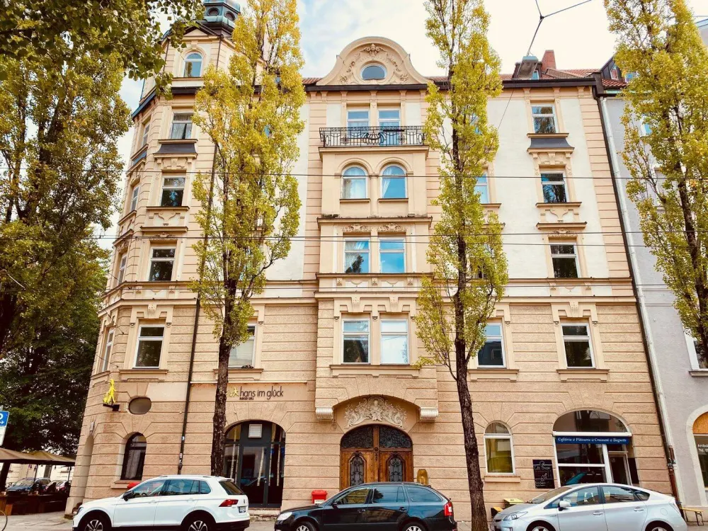 4-room apartment in Regerplatz 2