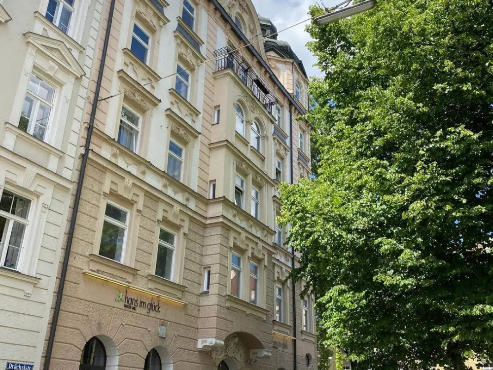 4-room apartment in Regerplatz 2
