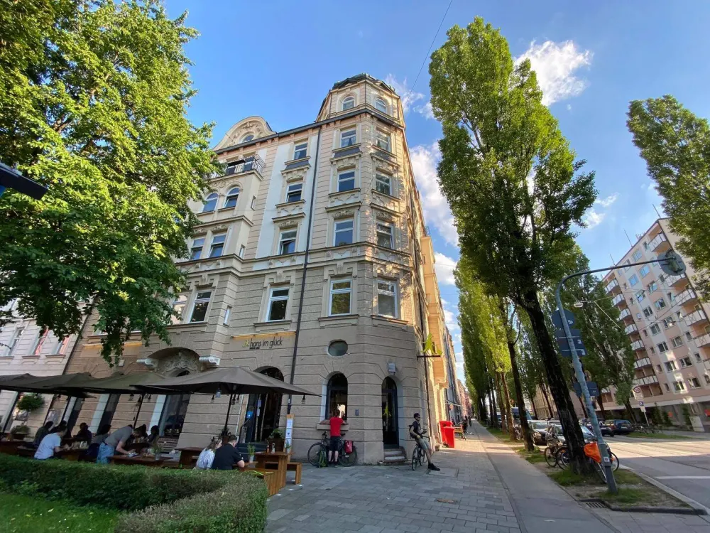 4-room apartment in Regerplatz 2