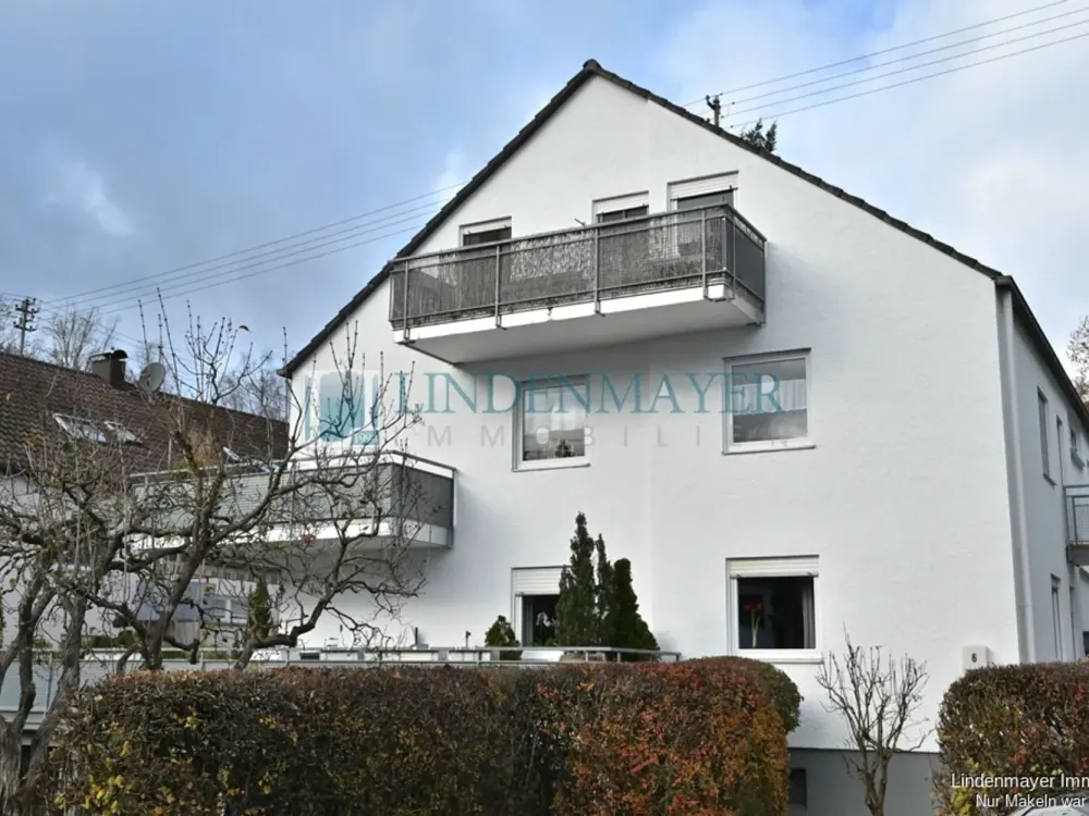 Gemütliche 2,5 Zimmer-Wohnung (DG) in 70771 Leinfelden! Toller Balkon!