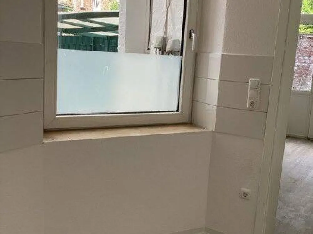 Frisch sanierte 2-Zimmer-Wohnung im Erdgeschoss mit eigener Terrasse