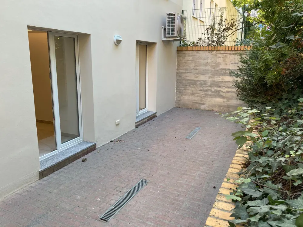 4-R-Souterrain-Whg.mit 2 Terrassen, Spielplatz, HH