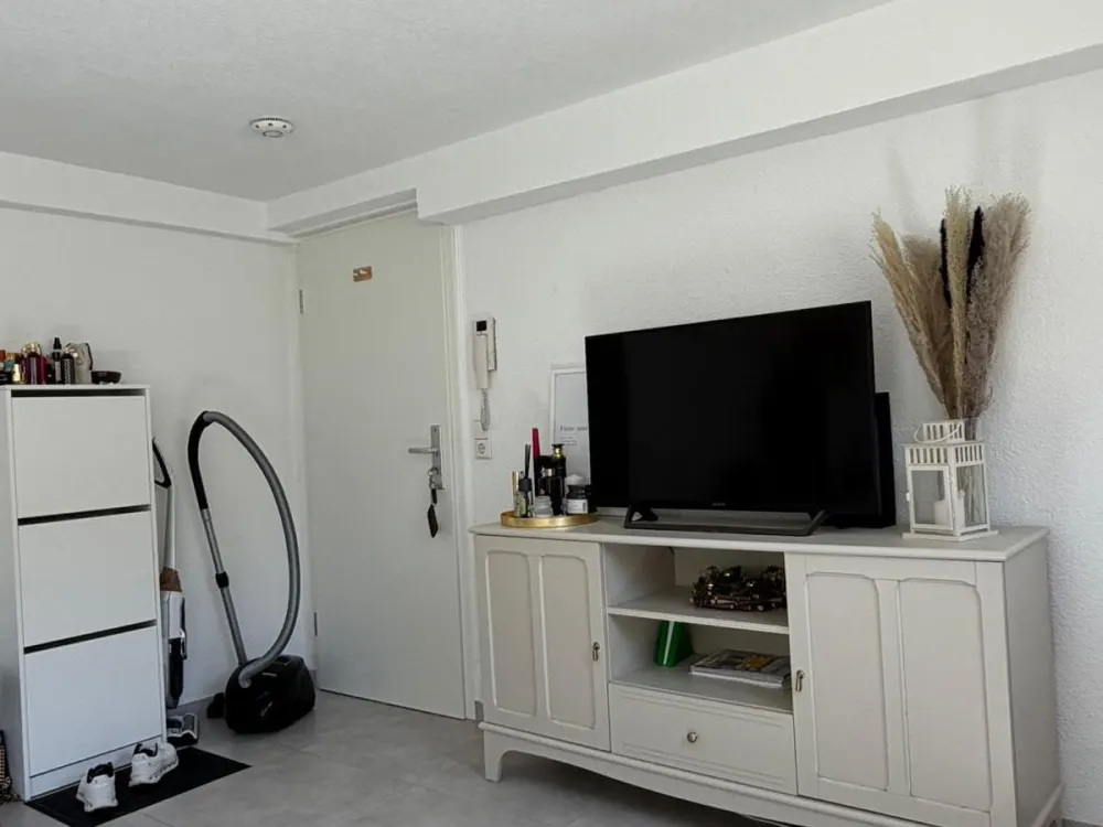 Schöne 2 Zimmer Souterrain Wohnung in Steinenbronn
