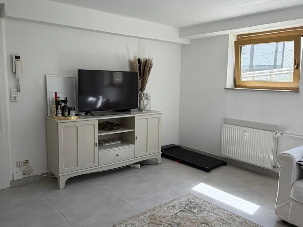Schöne 2 Zimmer Souterrain Wohnung in Steinenbronn