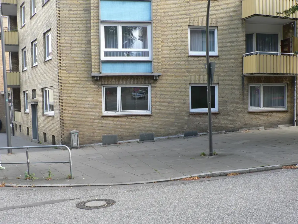 3-Room Ground Floor Apartment in Hamburg-Harburg with Air Conditioning + Modernized Bathroom
