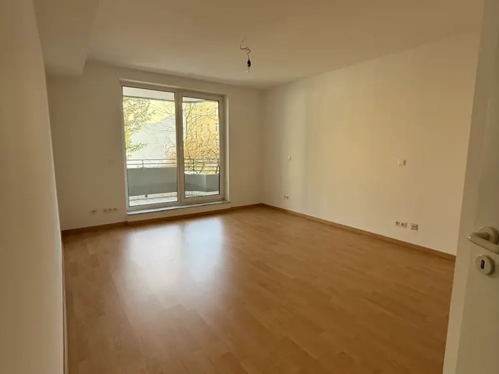 Wilhelmstadt - Bezugsfrei - Wunderschöne 2 Zimmer, Sonnen BLK, FBH, Lift, G-WC im 1. Obergeschoss!