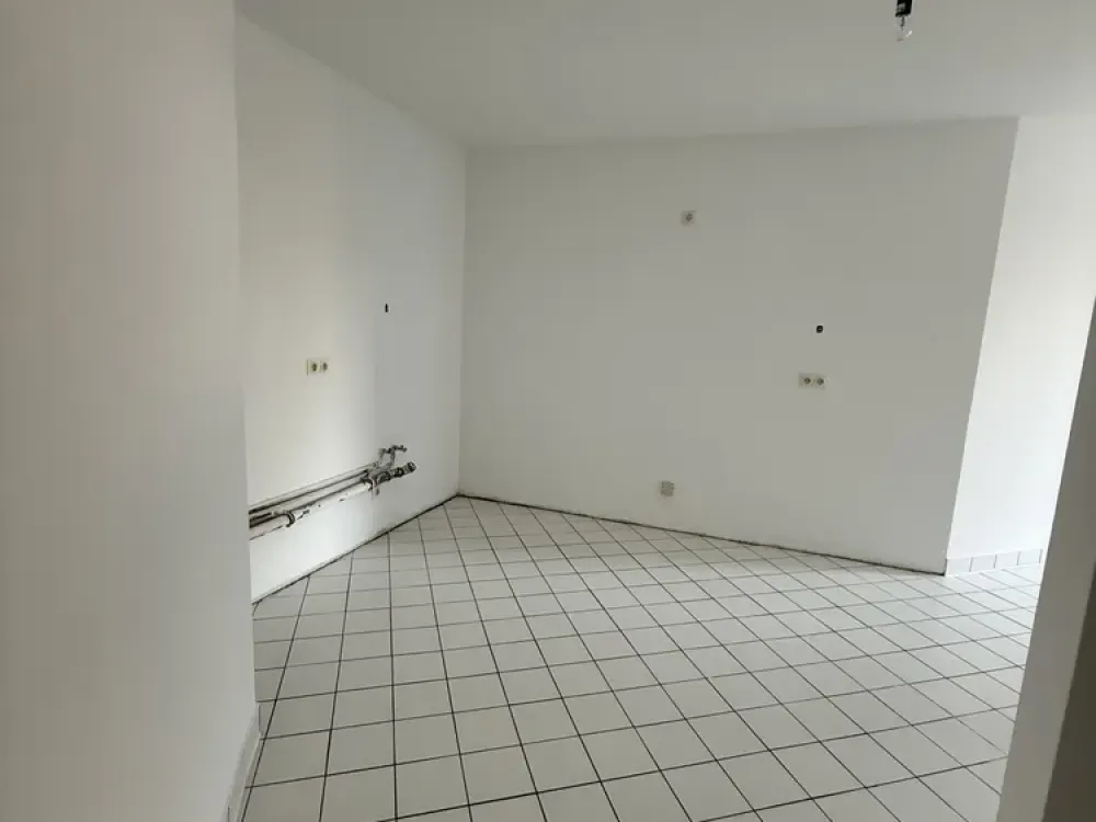 Wilhelmstadt - Bezugsfrei - Wunderschöne 2 Zimmer, Sonnen BLK, FBH, Lift, G-WC im 1. Obergeschoss!