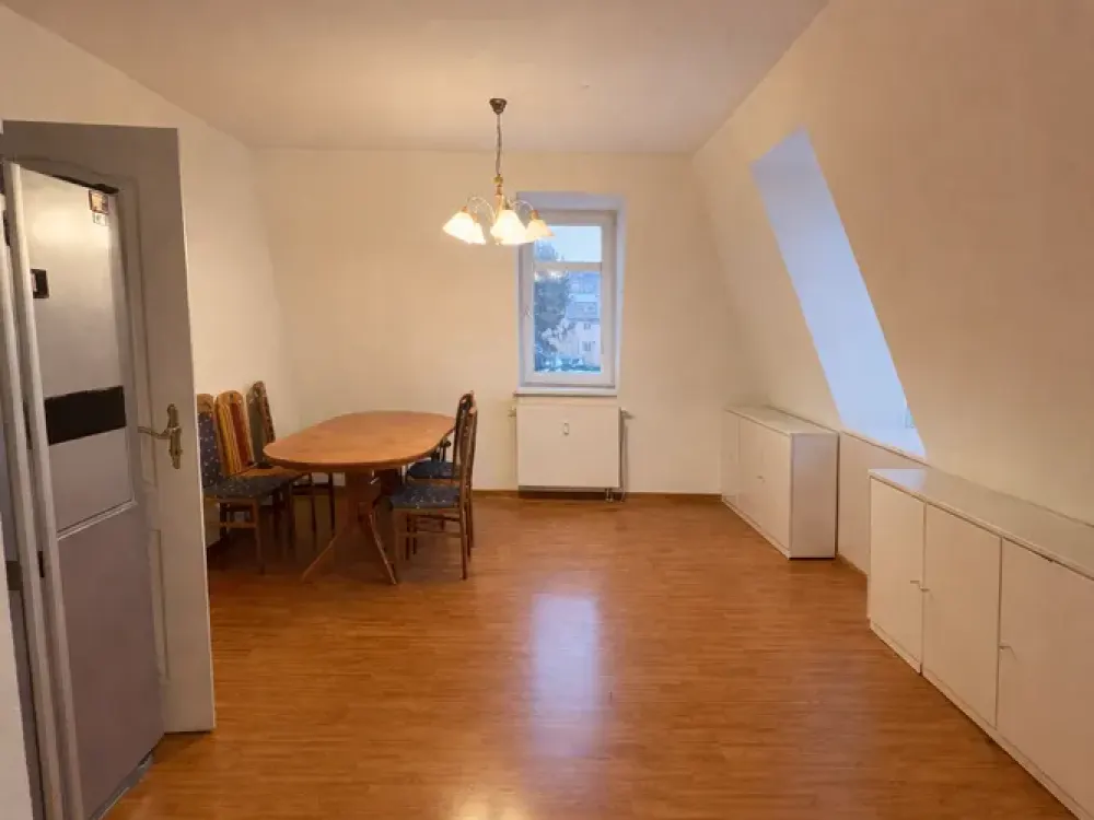 Gepflegte 4-Zimmer-Wohnung in Dresden-Naußlitz
