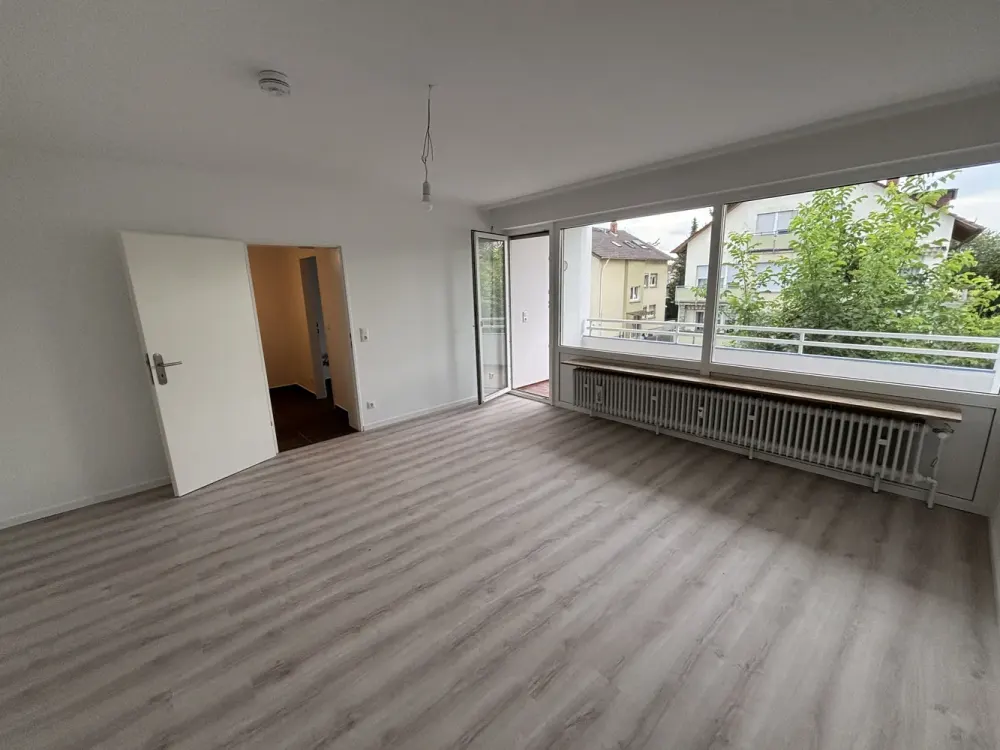myHome-Immobilien / Moderne NEU sanierte 2 Zi-TRAUM Wohnung + Balkon / S-Bahn Nähe im schönen Bieber