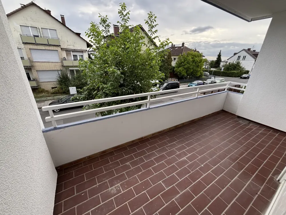 myHome-Immobilien / Moderne NEU sanierte 2 Zi-TRAUM Wohnung + Balkon / S-Bahn Nähe im schönen Bieber