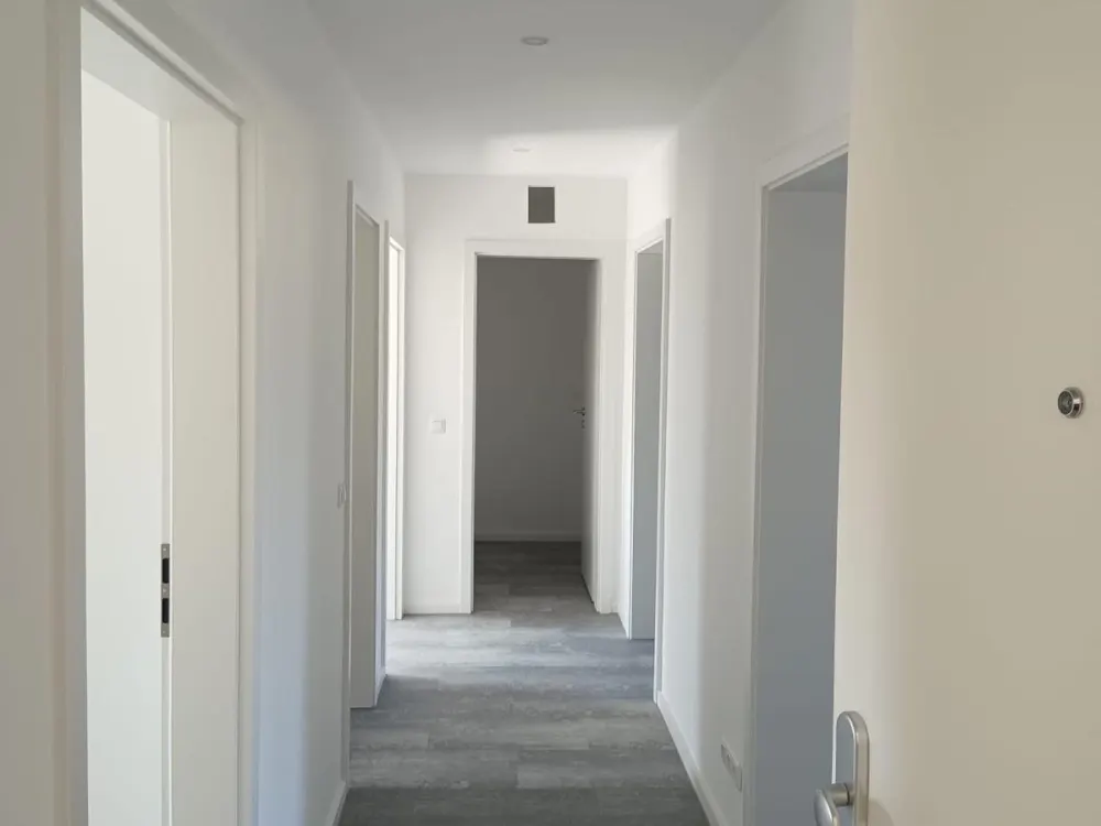 Kernsanierte 3 Zimmer- Wohnung