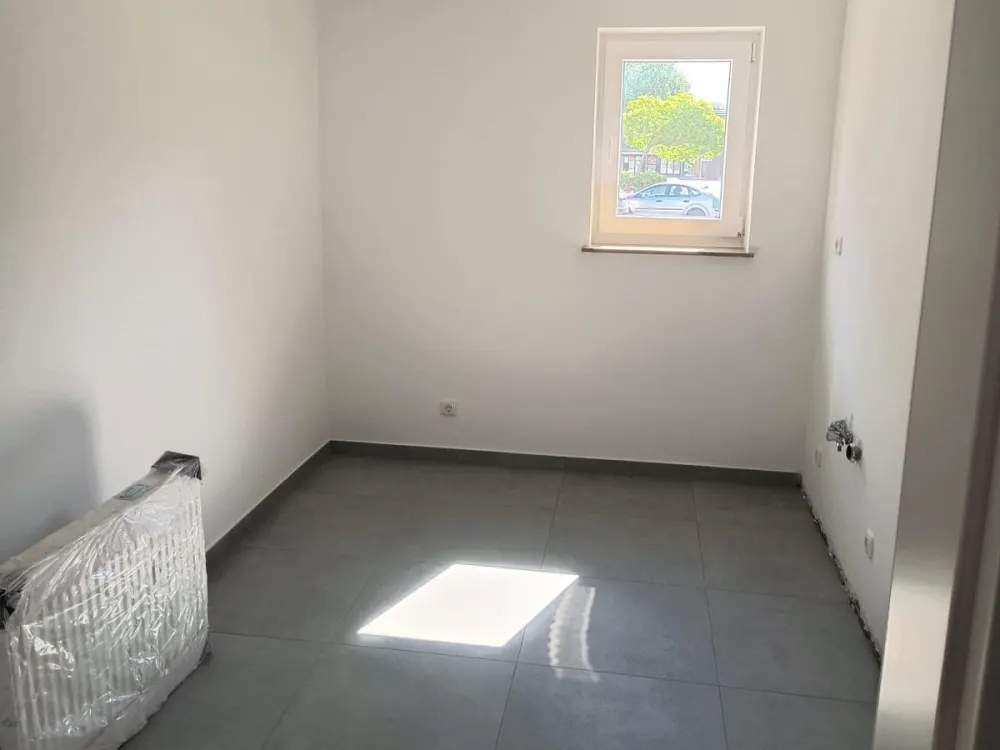 Kernsanierte 3 Zimmer- Wohnung