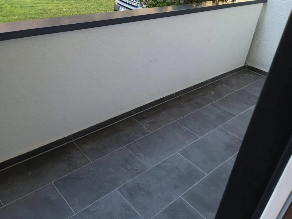 Kernsanierte 3 Zimmer- Wohnung