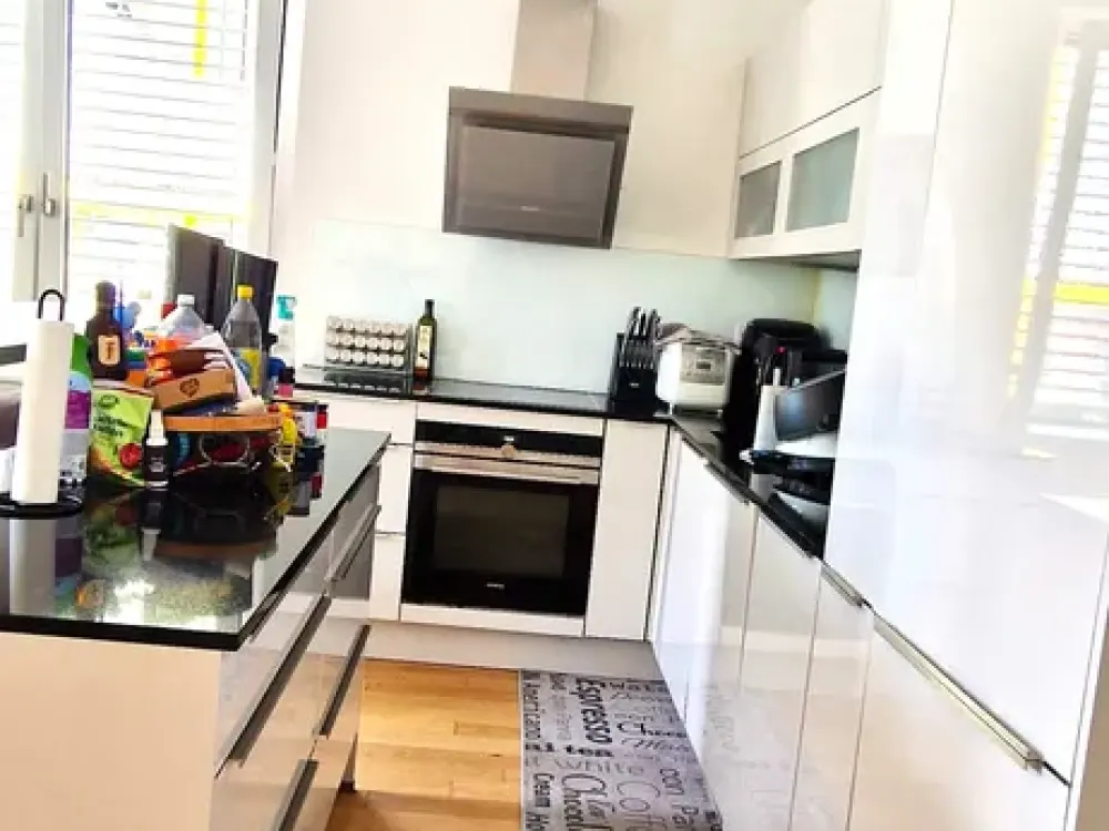 Modern 3-Room Apartment (80 m²) with Balcony, Conservatory & 2 Bathrooms in München-Lochhausen