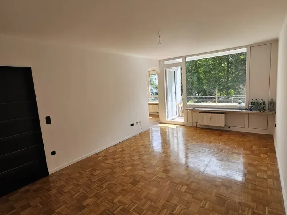 Gepflegte 3,5-Zimmer-Wohnung mit neuem Bad, Balkon und Stellplatz in Ratingen West, ab sofort