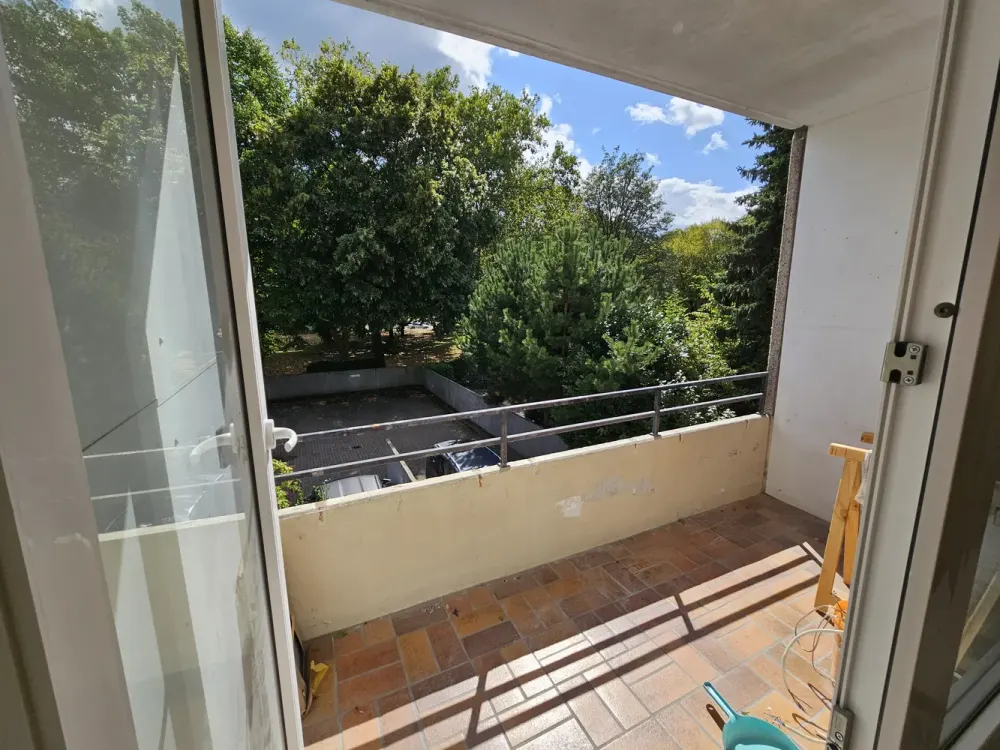 Gepflegte 3,5-Zimmer-Wohnung mit neuem Bad, Balkon und Stellplatz in Ratingen West, ab sofort