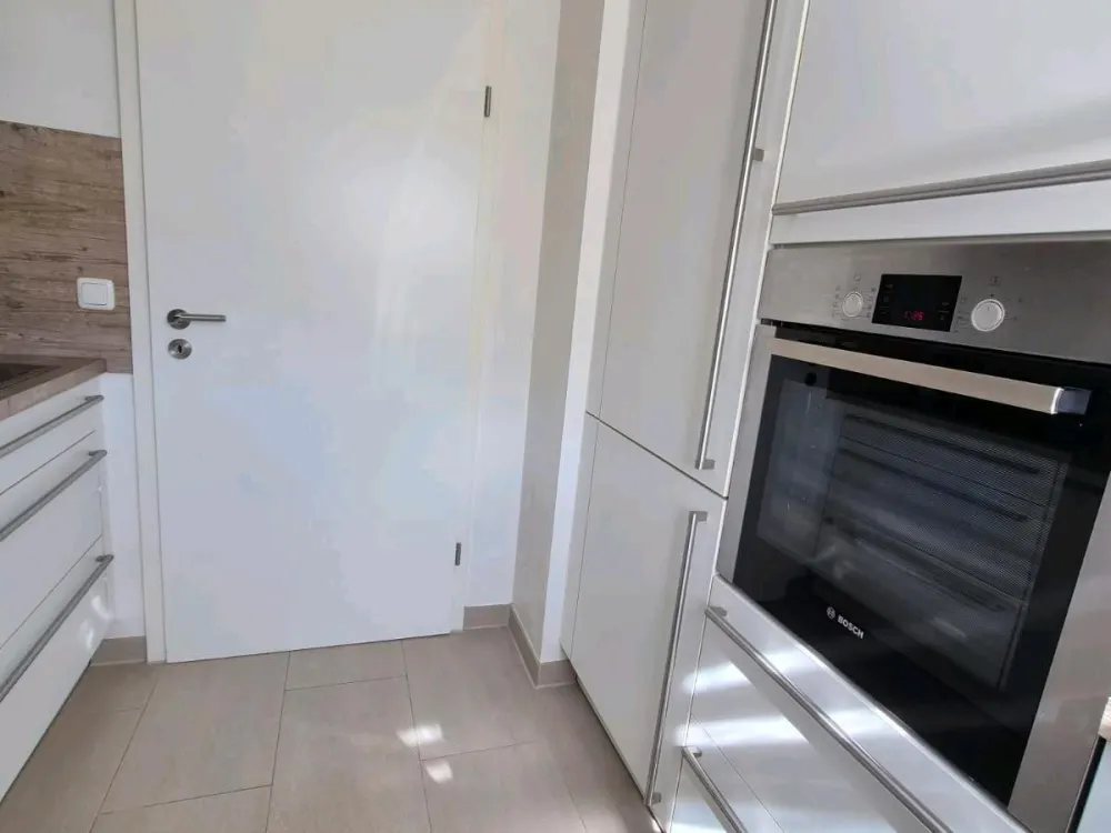 Provisionsfreie Teilmöblierte - helle und moderne 3 Zimmer Wohnung mit großem Balkon in ruhiger Lage von Bad Vilbel