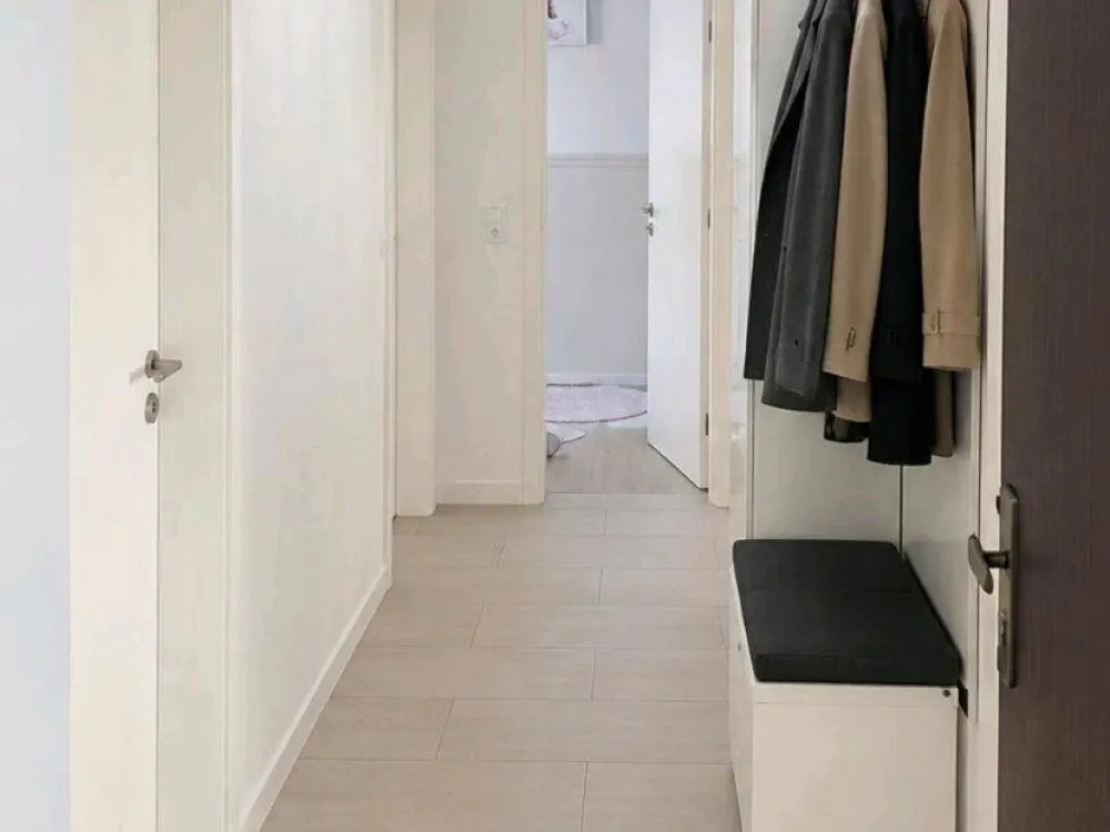 Provisionsfreie Teilmöblierte - helle und moderne 3 Zimmer Wohnung mit großem Balkon in ruhiger Lage von Bad Vilbel