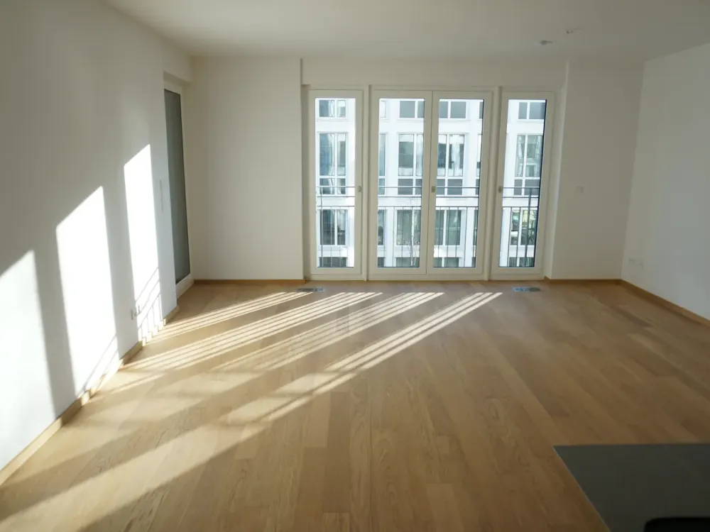 High-quality 2-room apartment in Bogenhausen | fitted kitchen, underground parking space & loggia