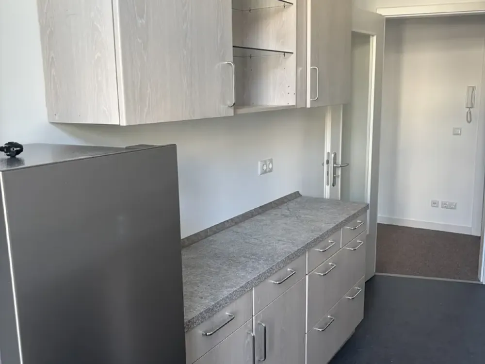 4-Zimmer-Wohnung mit EBK, vermietbar sofort