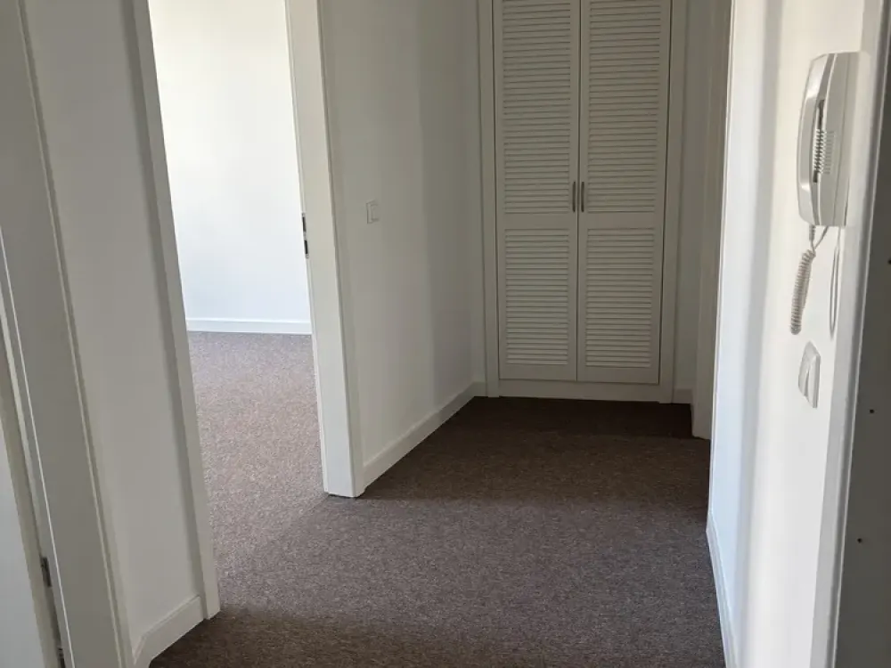 4-Zimmer-Wohnung mit EBK, vermietbar sofort