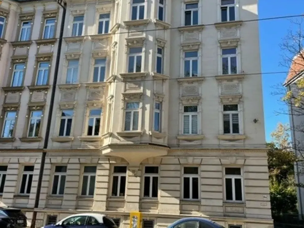 charmante, frisch renovierte Altbauwohnung | 4 Zimmer | Balkon I EBK