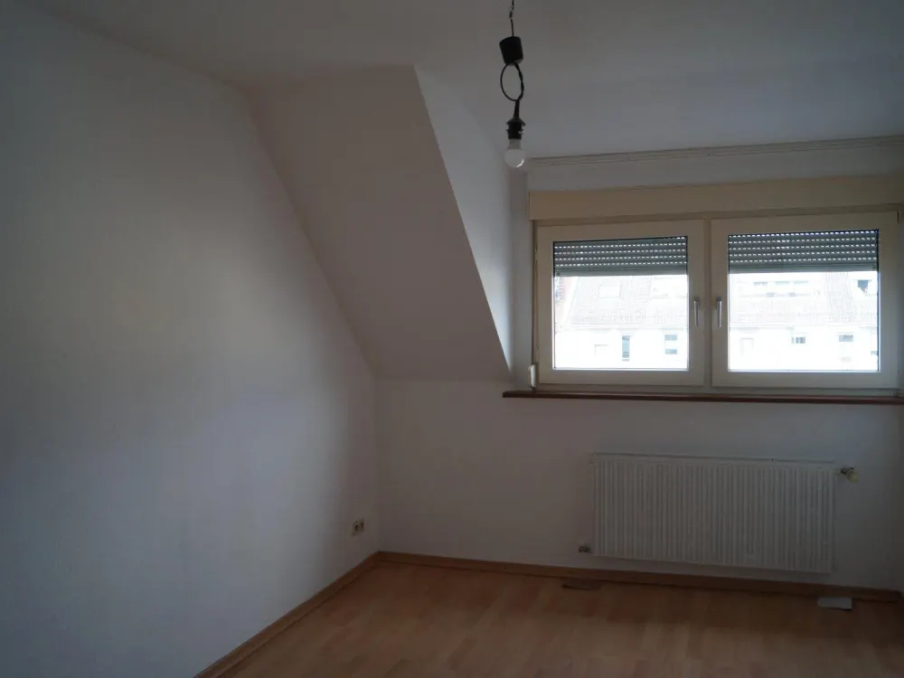 Wohnung ( 3-Zimmer + Mansarde)