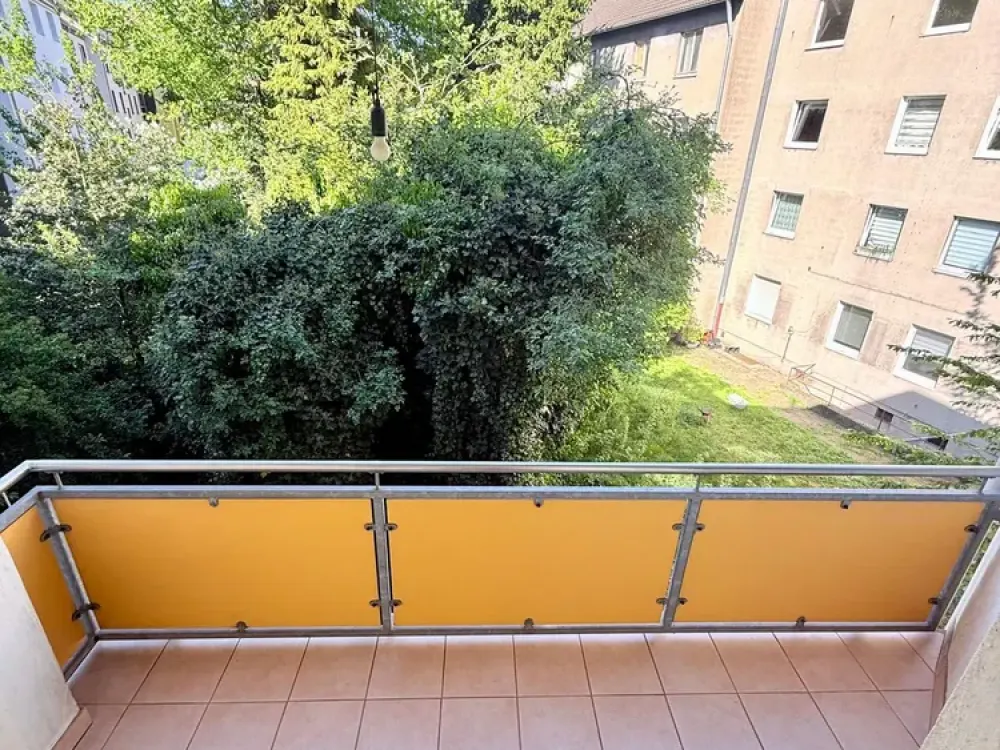 Großzügige 3 Zimmer Wohnung | Balkon & modernes Bad | Sehr zentral