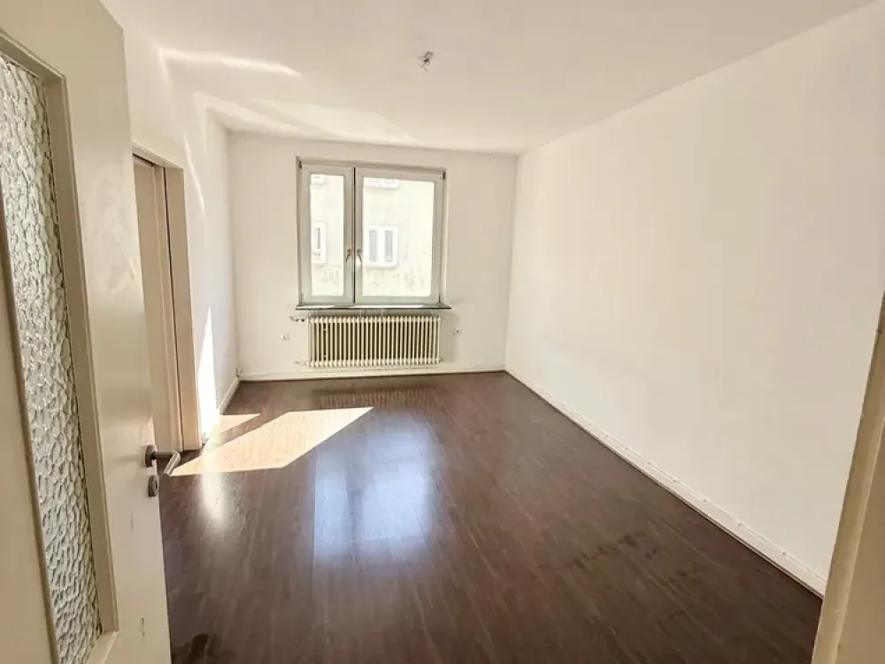 Großzügige 3 Zimmer Wohnung | Balkon & modernes Bad | Sehr zentral
