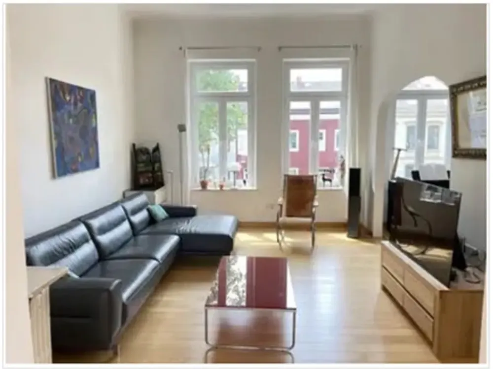 Spacious 6-Room Apartment (unfurnished) with 33m² Terrace in Fesenfeld, Bremen