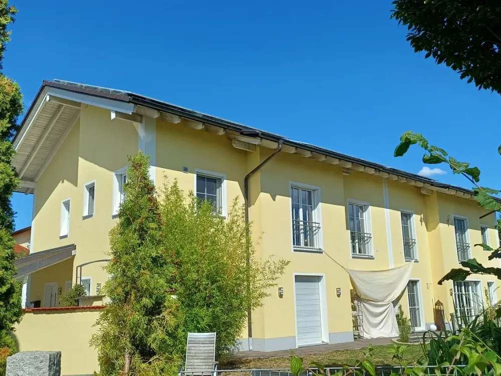 Bright 2-Room Apartment including Fitted Kitchen in Markt Schwaben, Commission-Free!