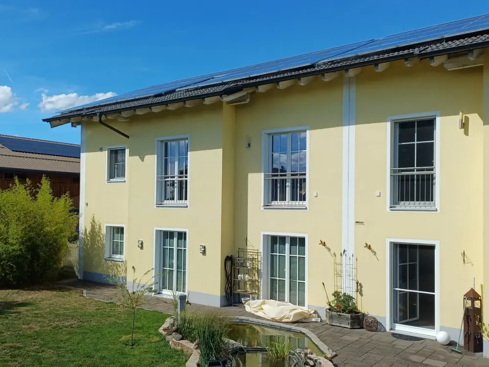 Bright 2-Room Apartment including Fitted Kitchen in Markt Schwaben, Commission-Free!