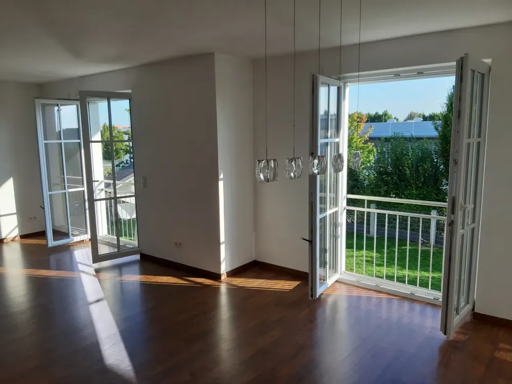 Bright 2-Room Apartment including Fitted Kitchen in Markt Schwaben, Commission-Free!