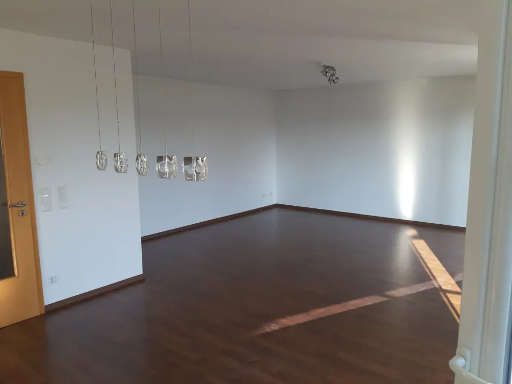Bright 2-Room Apartment including Fitted Kitchen in Markt Schwaben, Commission-Free!