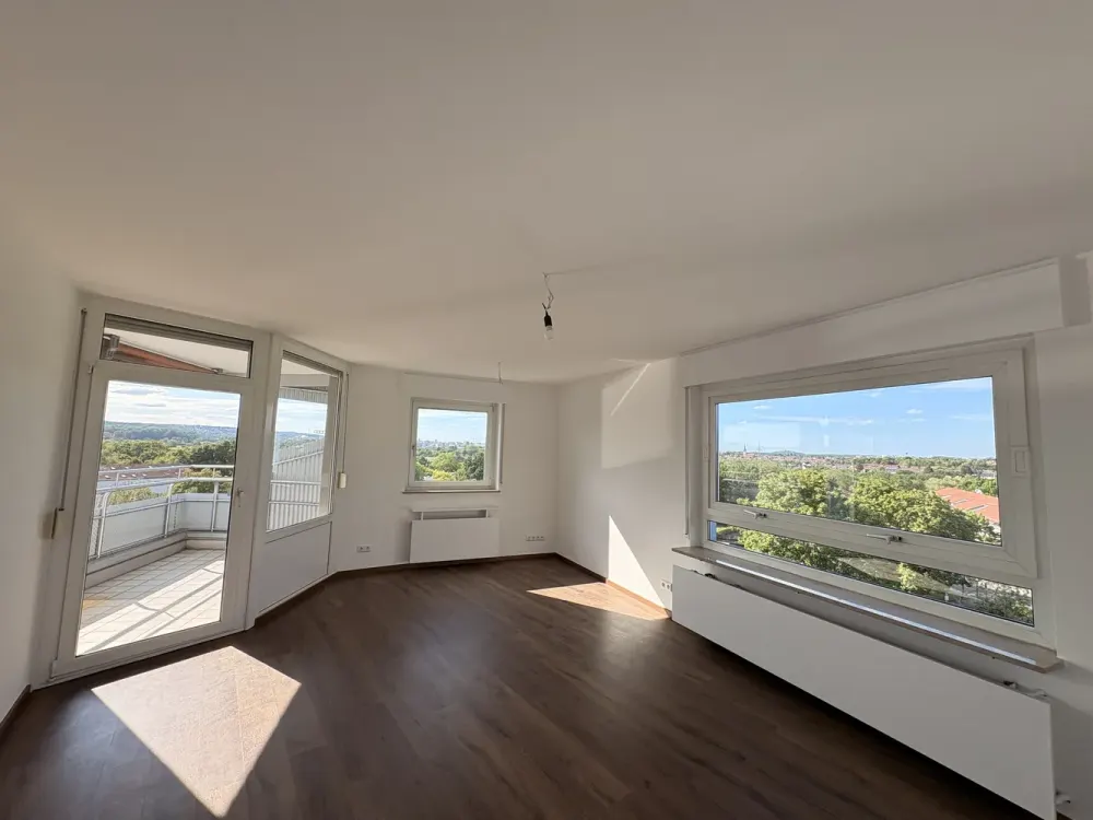 Erstbezug nach Modernisierung: Stilvolle 3-Zimmer-Wohnung mit Traumblick & Garage im ikonischen Haus