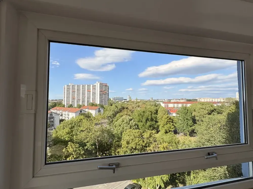 Erstbezug nach Modernisierung: Stilvolle 3-Zimmer-Wohnung mit Traumblick & Garage im ikonischen Haus