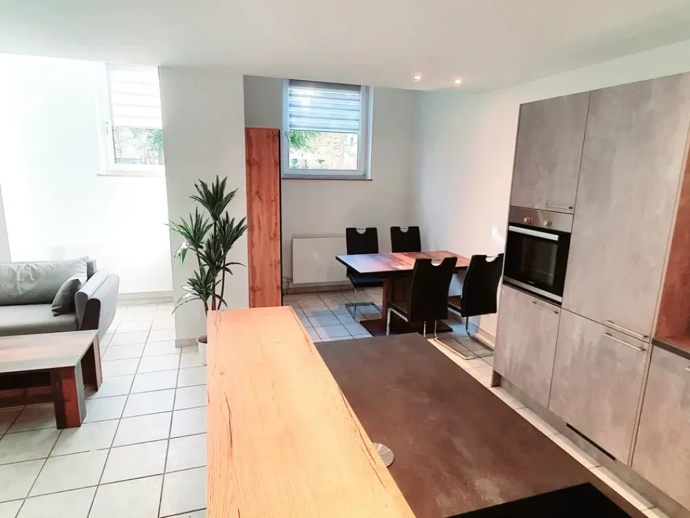 Exklusive, möblierte 2-Zimmer-Wohnung mit Einbauküche in Leonberg