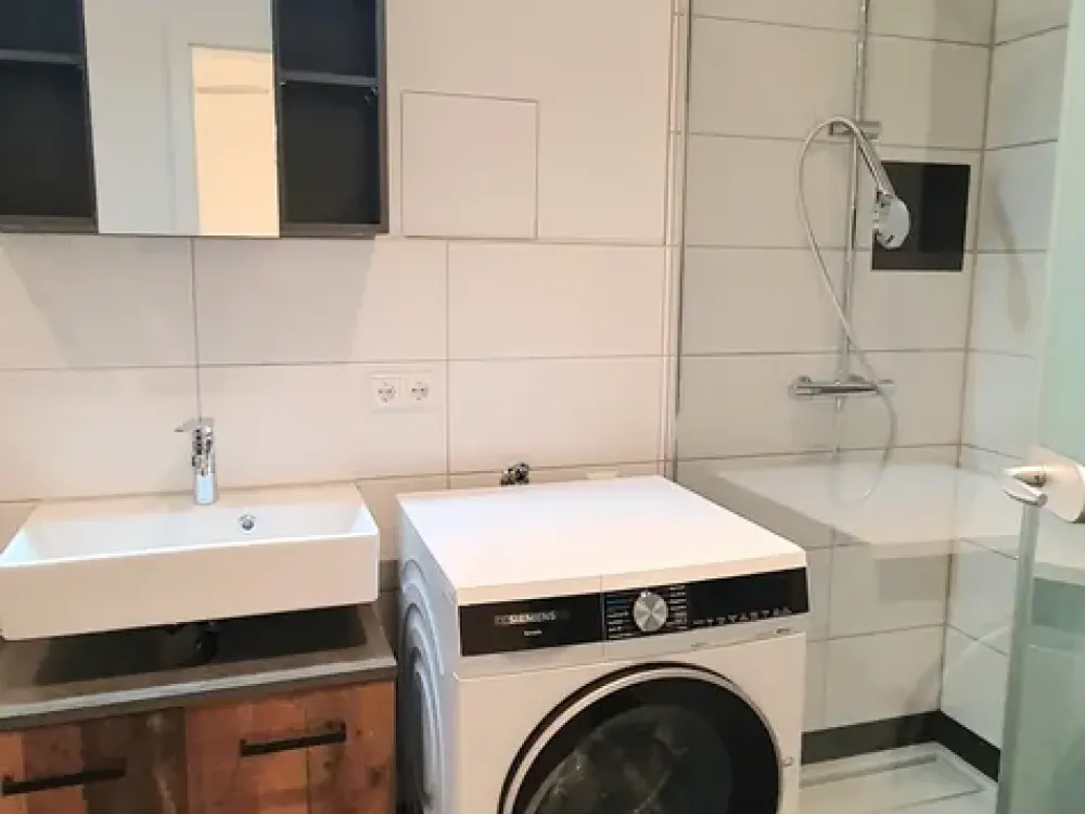 Exklusive, möblierte 2-Zimmer-Wohnung mit Einbauküche in Leonberg