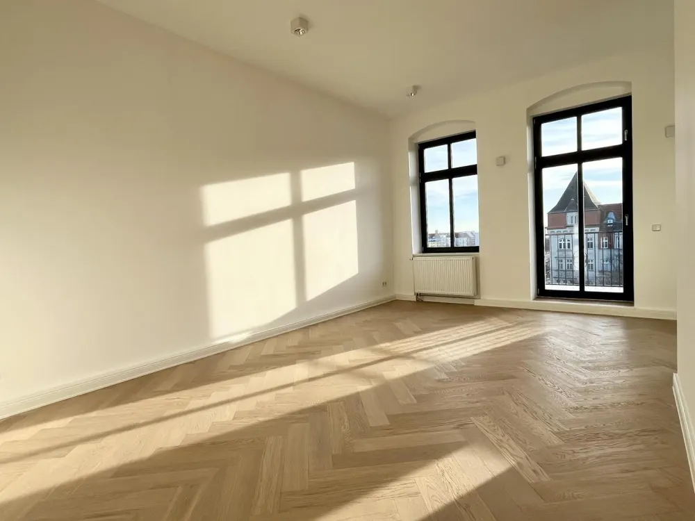 3 Zimmer-Wohnung in stilvollem Altbau | 2 Balkone | Weitblick | EBK | Aufzug | Keller | kernsaniert