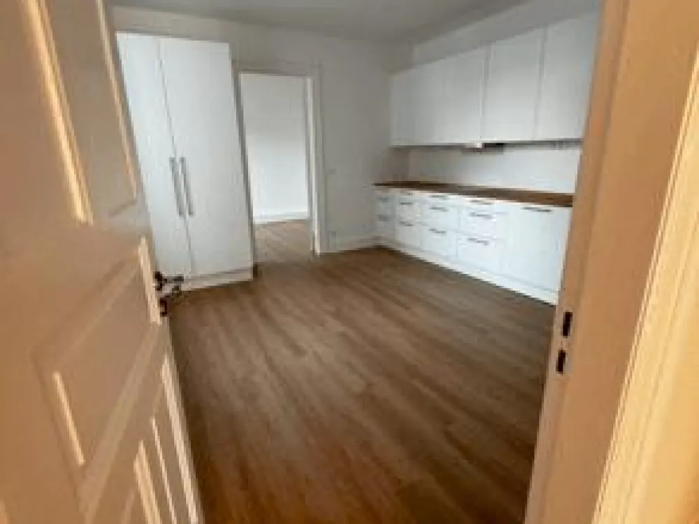 Moderne 5 Zimmer-Wohnung mit Balkon in Hamburg-Eilbek!