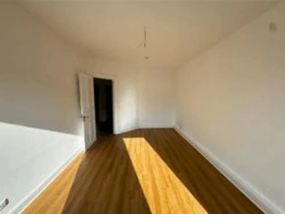 Moderne 5 Zimmer-Wohnung mit Balkon in Hamburg-Eilbek!