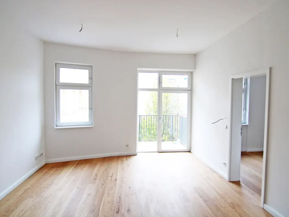 Elegante Komfortwohnung im hellen 4.OG mit Aufzug, EBK und Balkon in Berlin-Moabit!