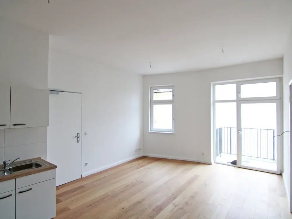 Elegante Komfortwohnung im hellen 4.OG mit Aufzug, EBK und Balkon in Berlin-Moabit!