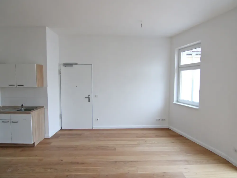 Elegante Komfortwohnung im hellen 4.OG mit Aufzug, EBK und Balkon in Berlin-Moabit!