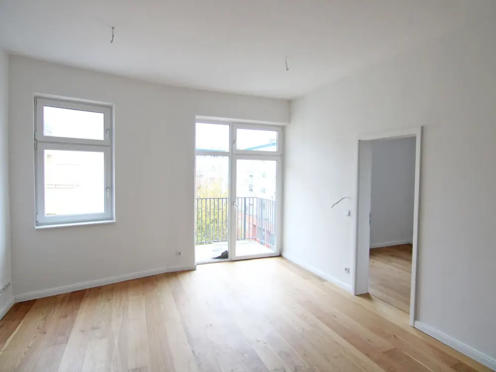 Elegante Komfortwohnung im hellen 4.OG mit Aufzug, EBK und Balkon in Berlin-Moabit!