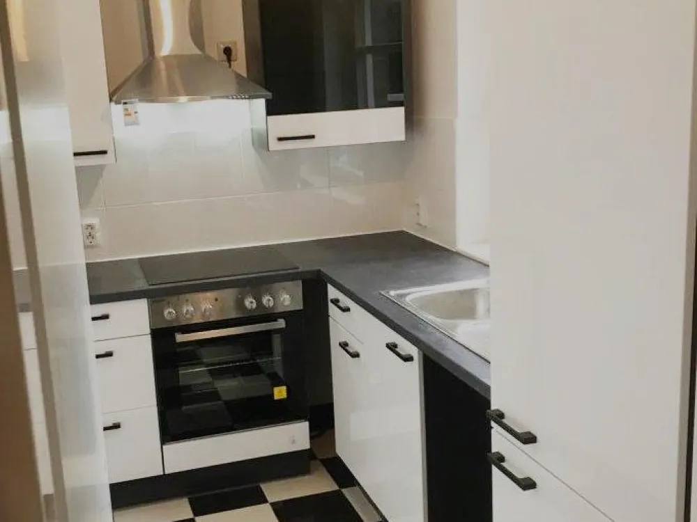 Helle 2-Zimmer-Wohnung mit Balkon und Tiefgaragenstellplatz