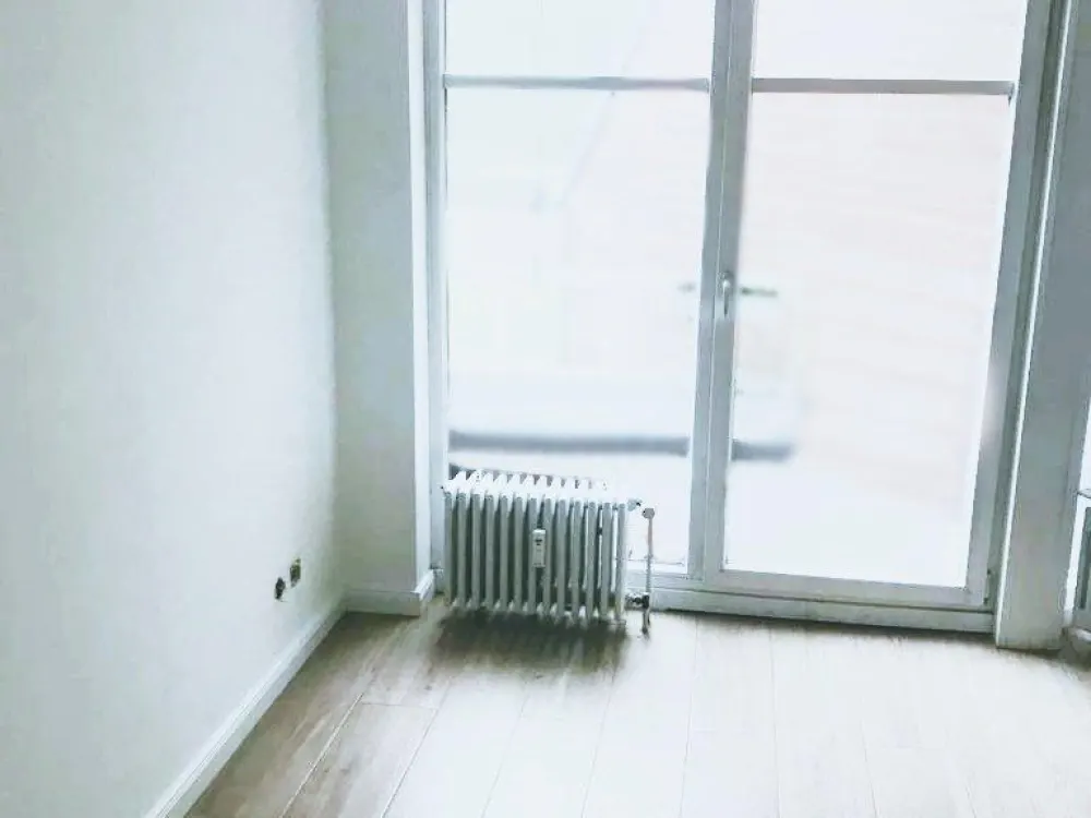 Helle 2-Zimmer-Wohnung mit Balkon und Tiefgaragenstellplatz