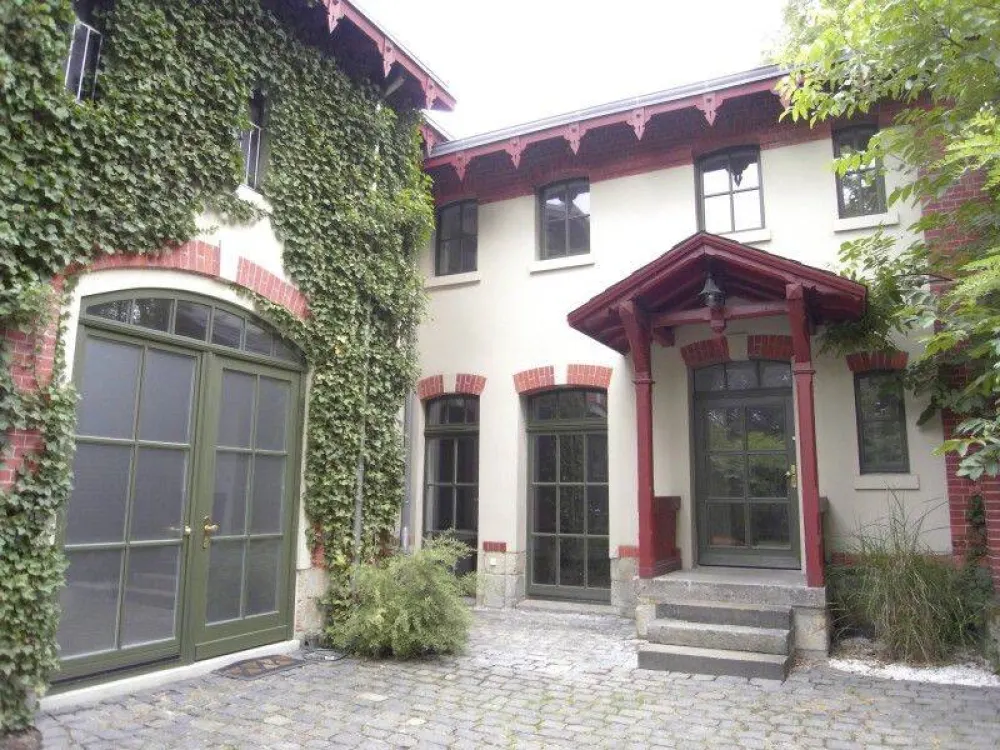 Stadthaus-Idylle im Bachviertel: Wunderschöne Doppelhaushälfte im grünen Herzen Leipzigs