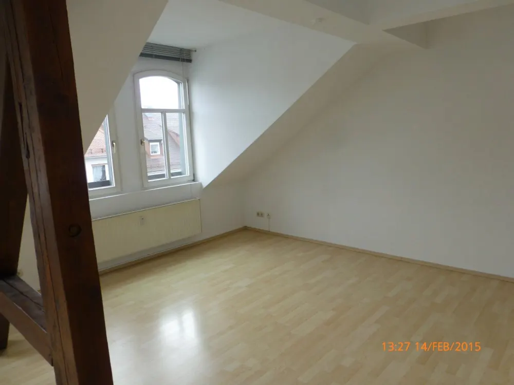 U3 Maxfeld: Außergewöhnliche DG-Wohnung in sehr schönem Altbau
