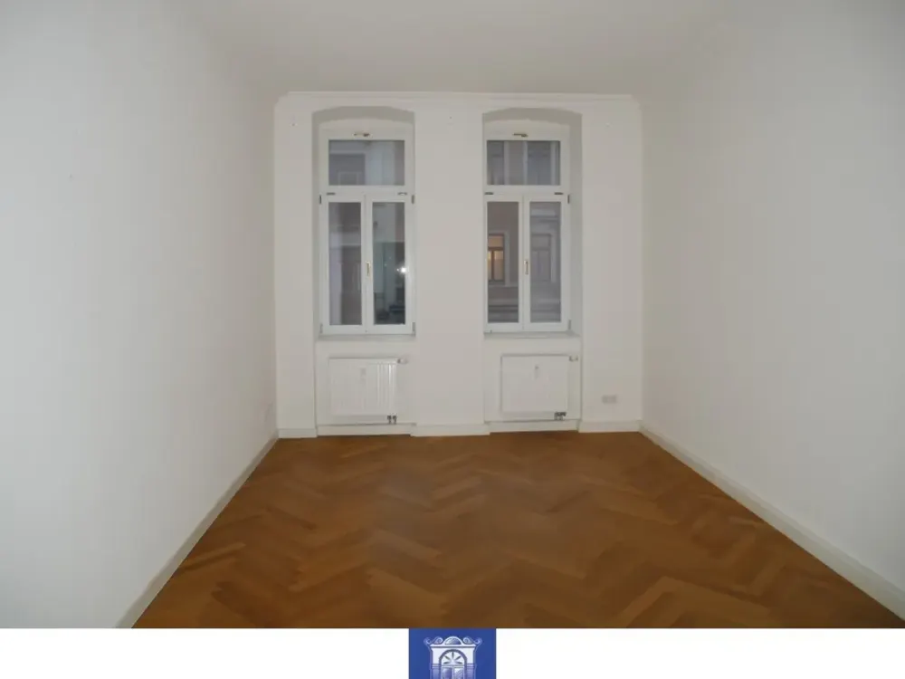 Eindrucksvolle Wohnung mit Balkon, Tageslichtbad mit Wanne!